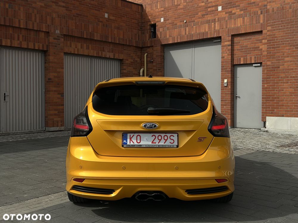 Ford Focus 2.0 EcoBoost ST mit Leder-Sport-Paket - 5