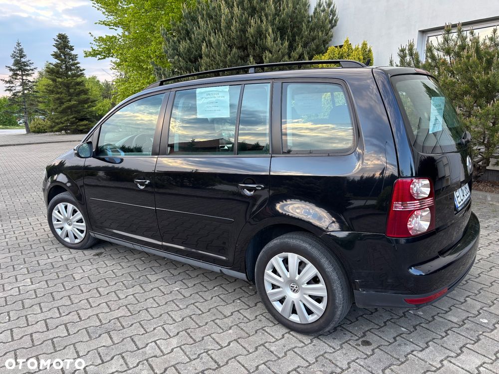 Volkswagen Touran - 6
