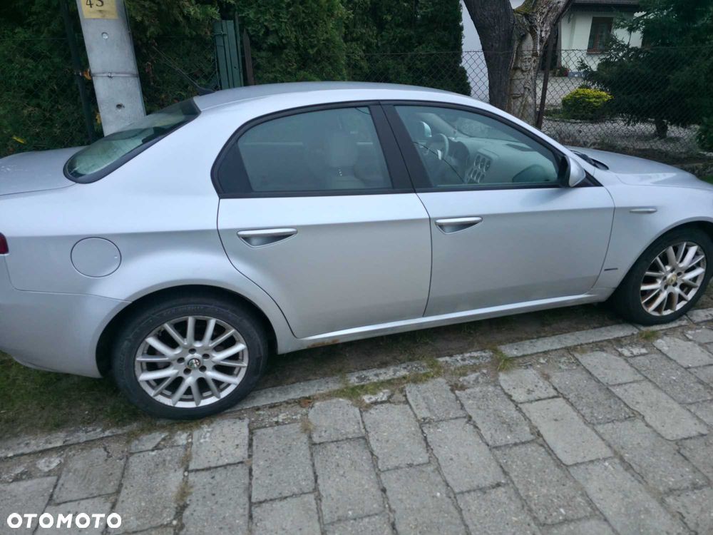 Alfa Romeo 159 2005 photo 3