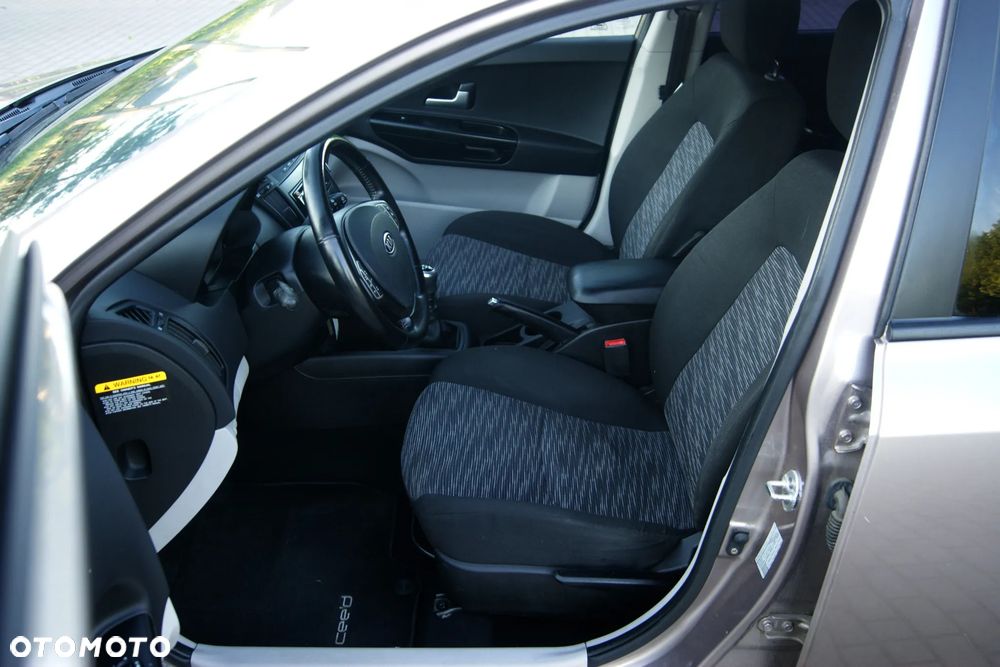 Kia Ceed 1.4 CVVT Attract - 13
