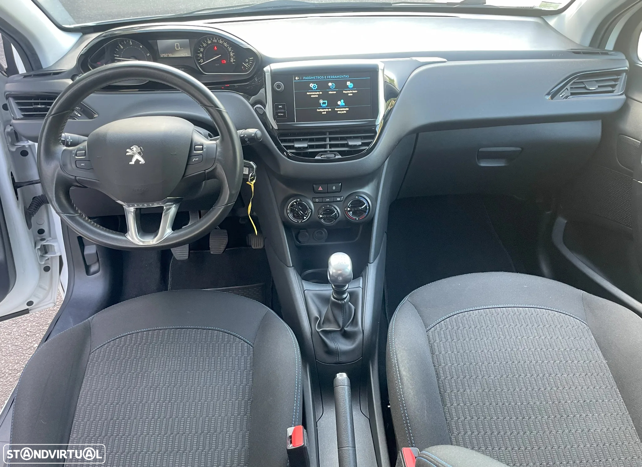 Peugeot 208 1.5 BlueHDi Signature - 14