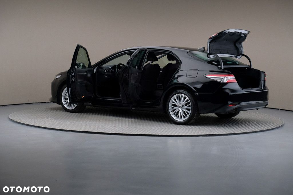 Toyota Camry - 7