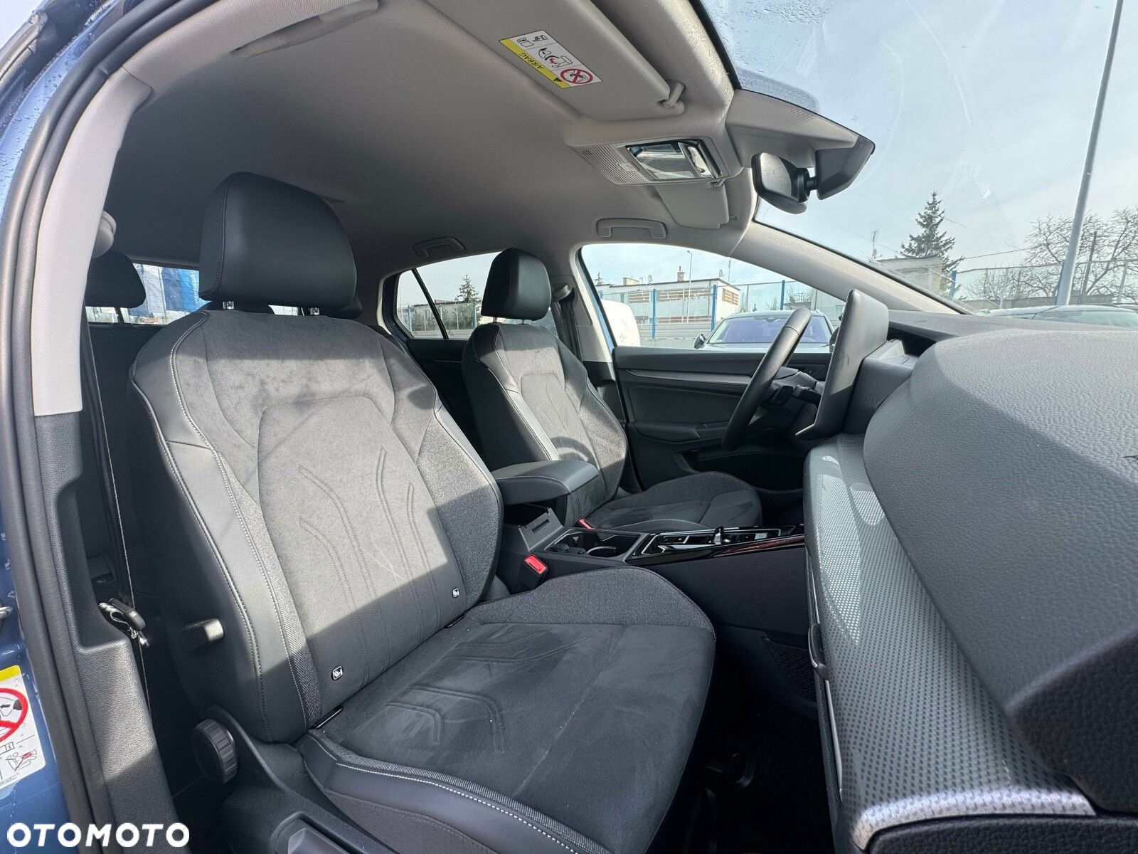 Volkswagen Golf - 8