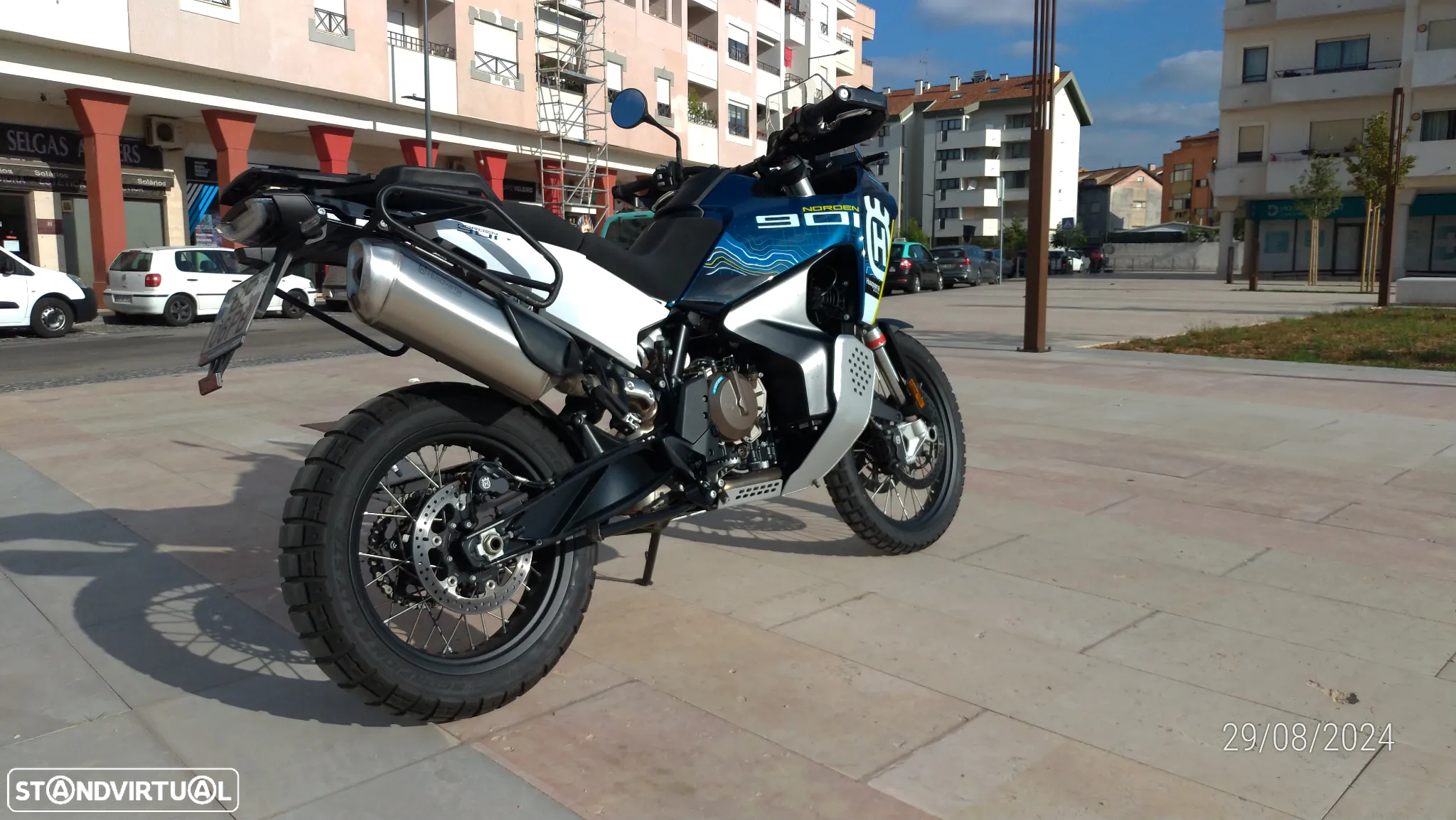 Husqvarna Norden 901 Expedition - 2