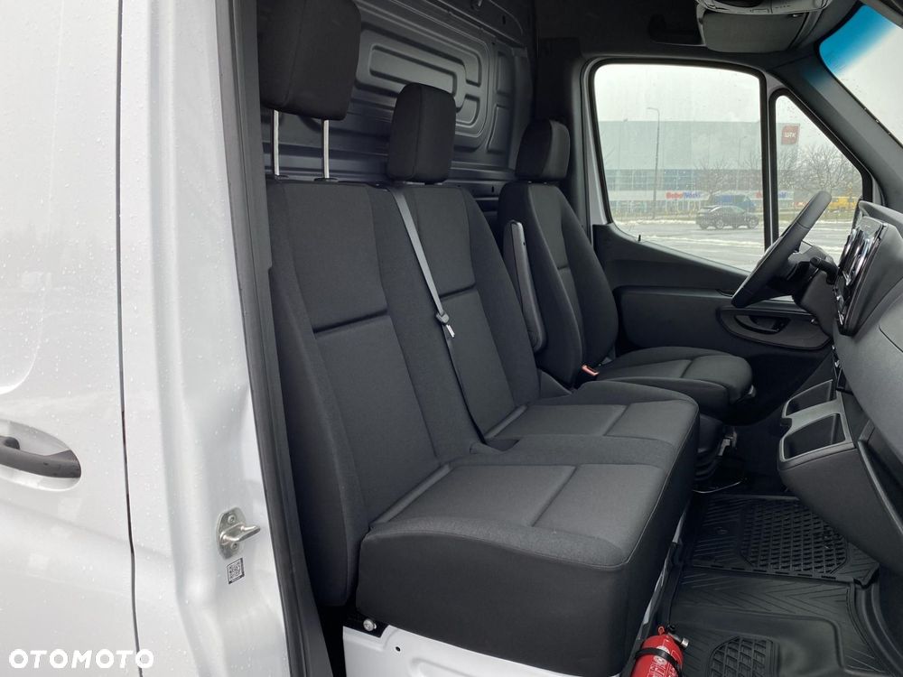 Mercedes-Benz Sprinter - 17