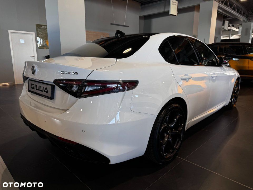Alfa Romeo Giulia - 12