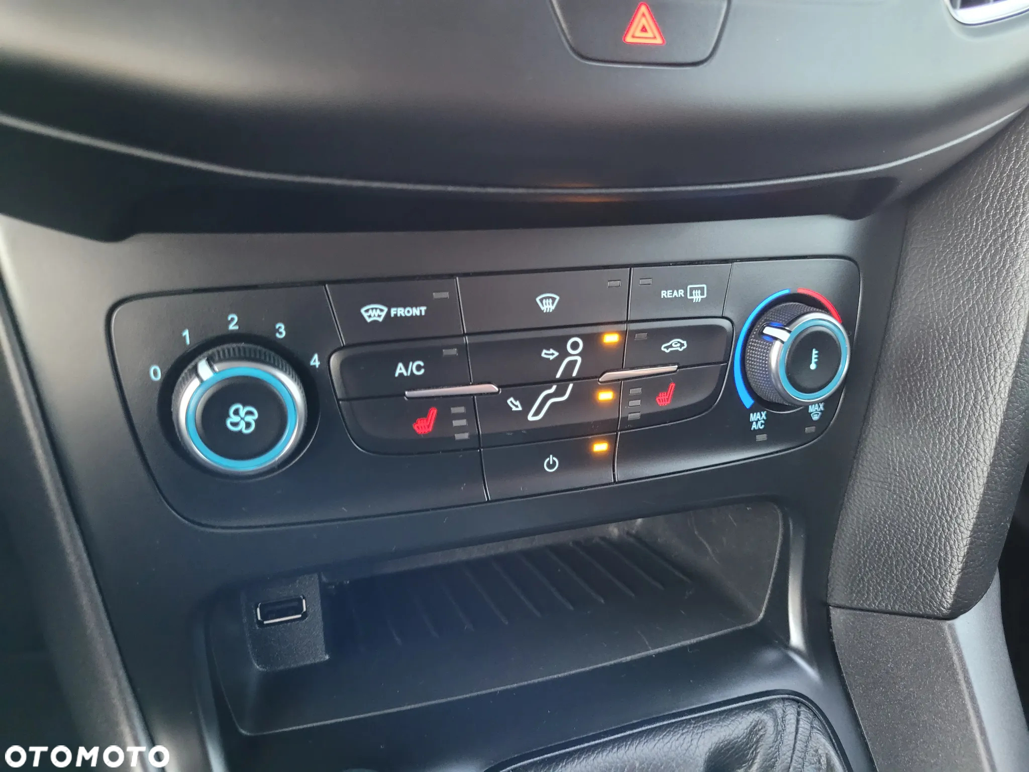 Ford Focus - 25
