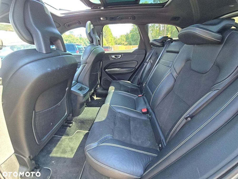 Volvo XC 60 T6 AWD R-Design - 10