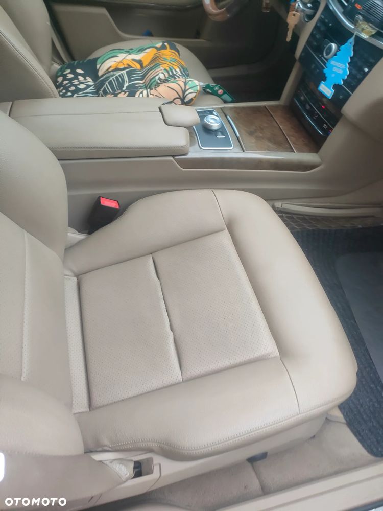 Mercedes-Benz Klasa E 350 4Matic 7G-TRONIC - 3