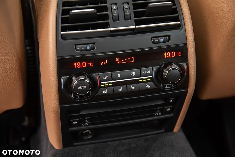 BMW Seria 7 750Li - 27