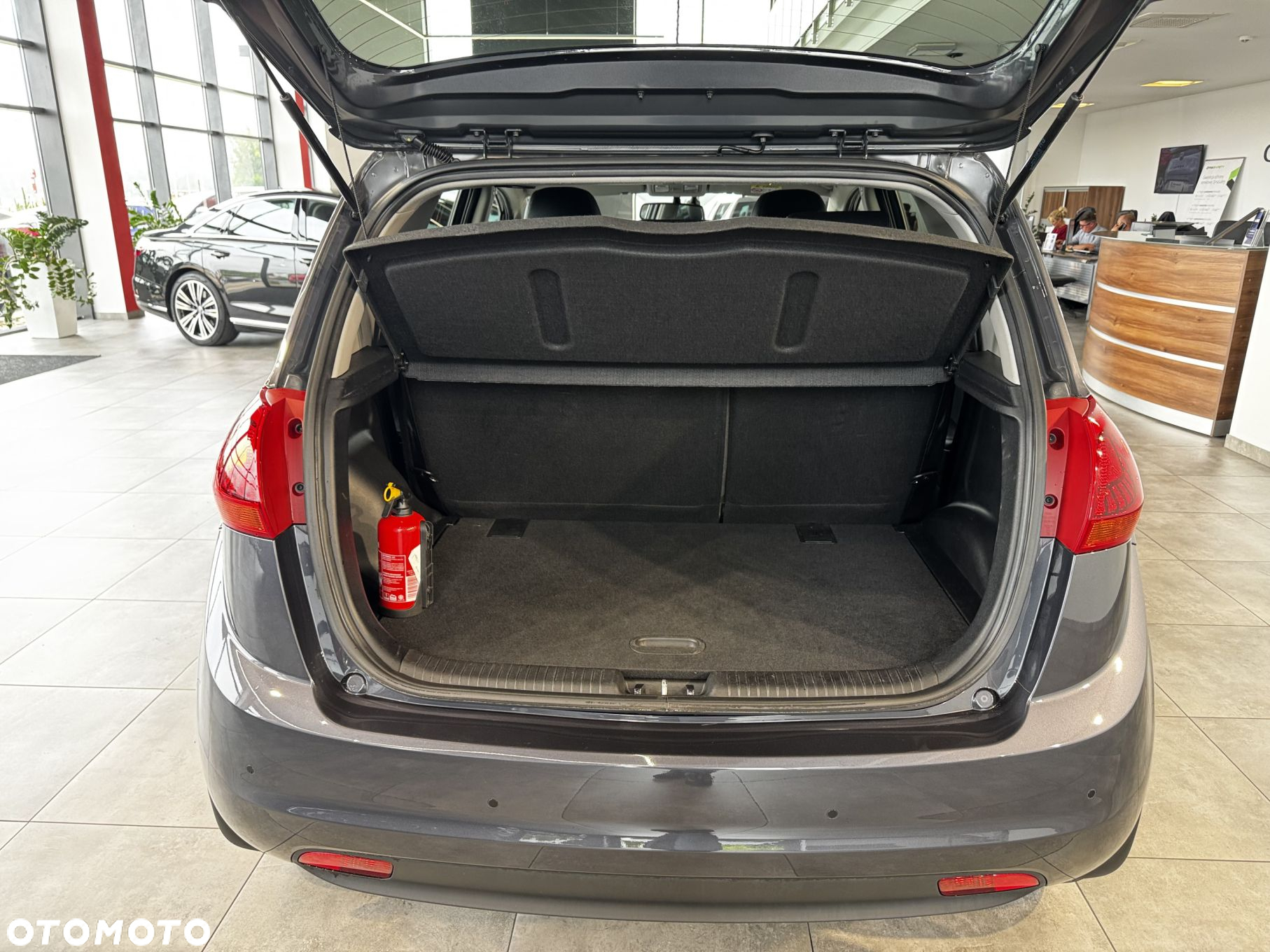 Kia Venga - 10