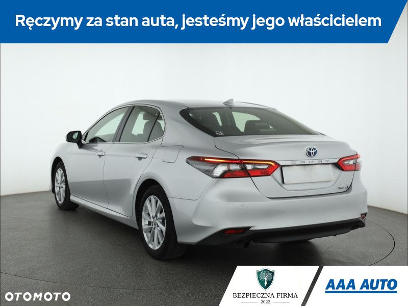 Toyota Camry - 5