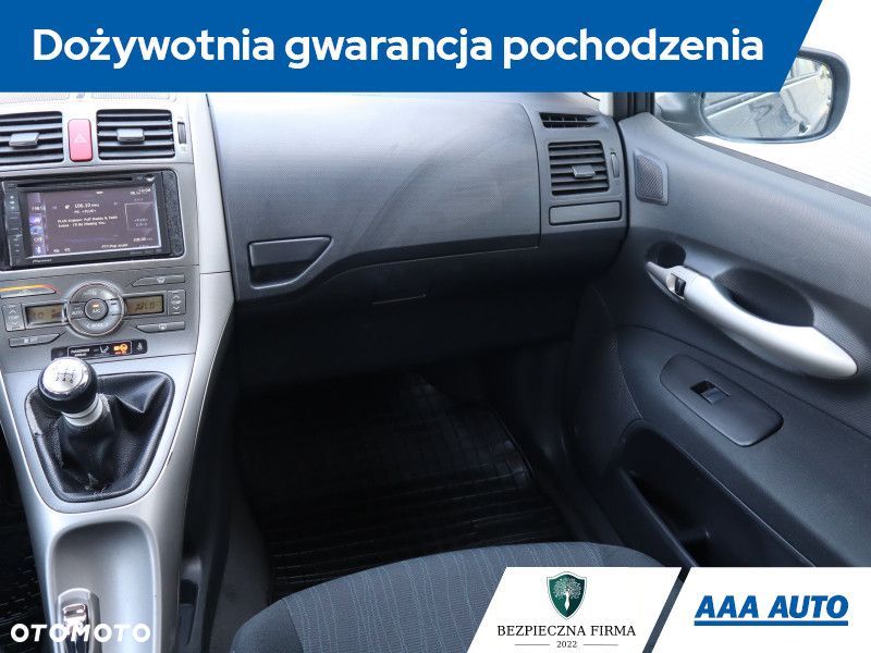 Toyota Auris - 10