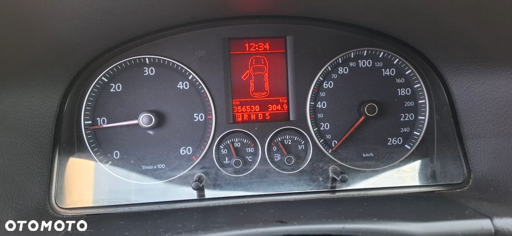 Volkswagen Touran 1.9 TDI Conceptline DSG - 14