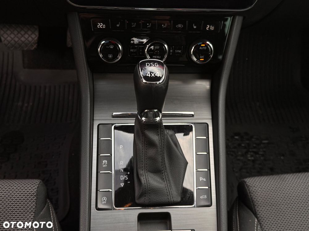 Skoda Superb 2.0 TDI SCR 4x4 Style DSG - 19