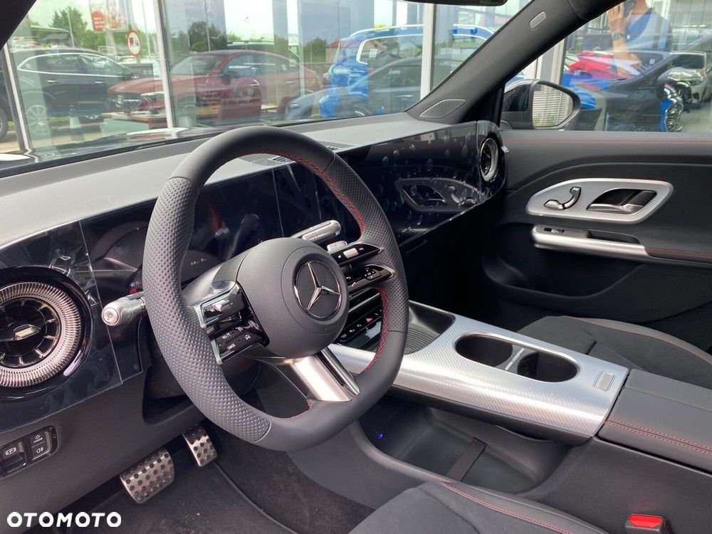 Mercedes-Benz GLB - 10