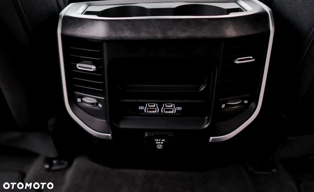 RAM 1500 Crew Cab Shortbed Bighorn - 37