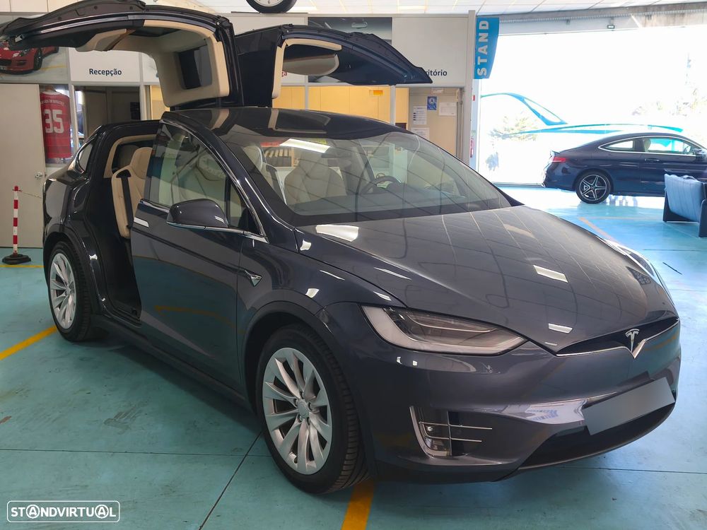 Tesla Model X — fotografia 3