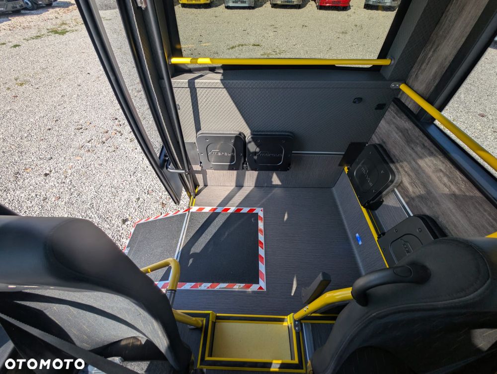 Mercedes-Benz Sprinter CITY - 32