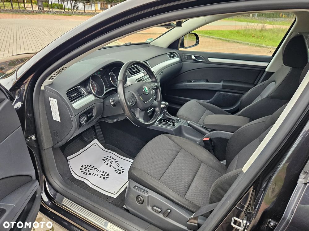 Skoda Superb 2.0 TDI DSG Exclusive - 9