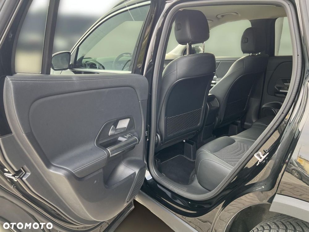 Mercedes-Benz GLA - 15