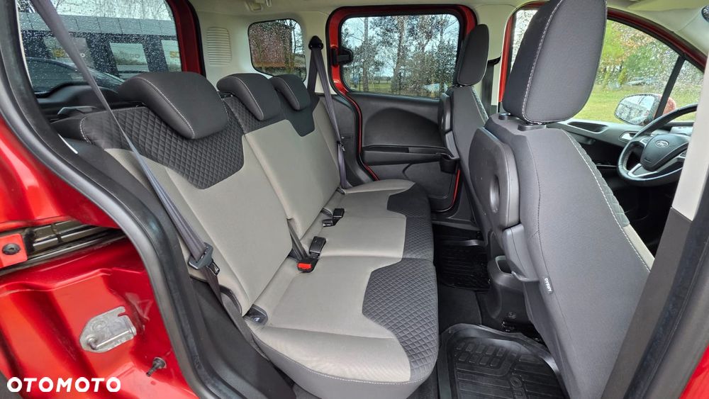 Ford Tourneo Courier - 15