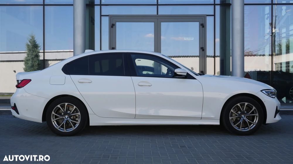 BMW Seria 3 330e Aut. Sport Line - 12