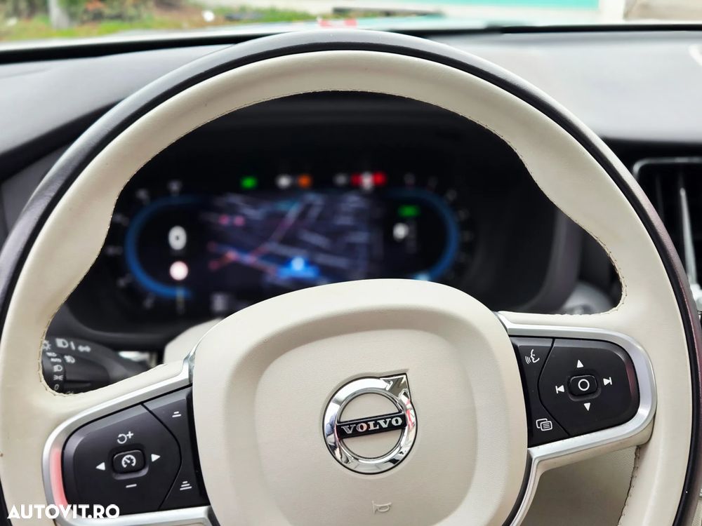 Volvo XC 60 T6 AWD Recharge Geartronic Inscription Expression - 18