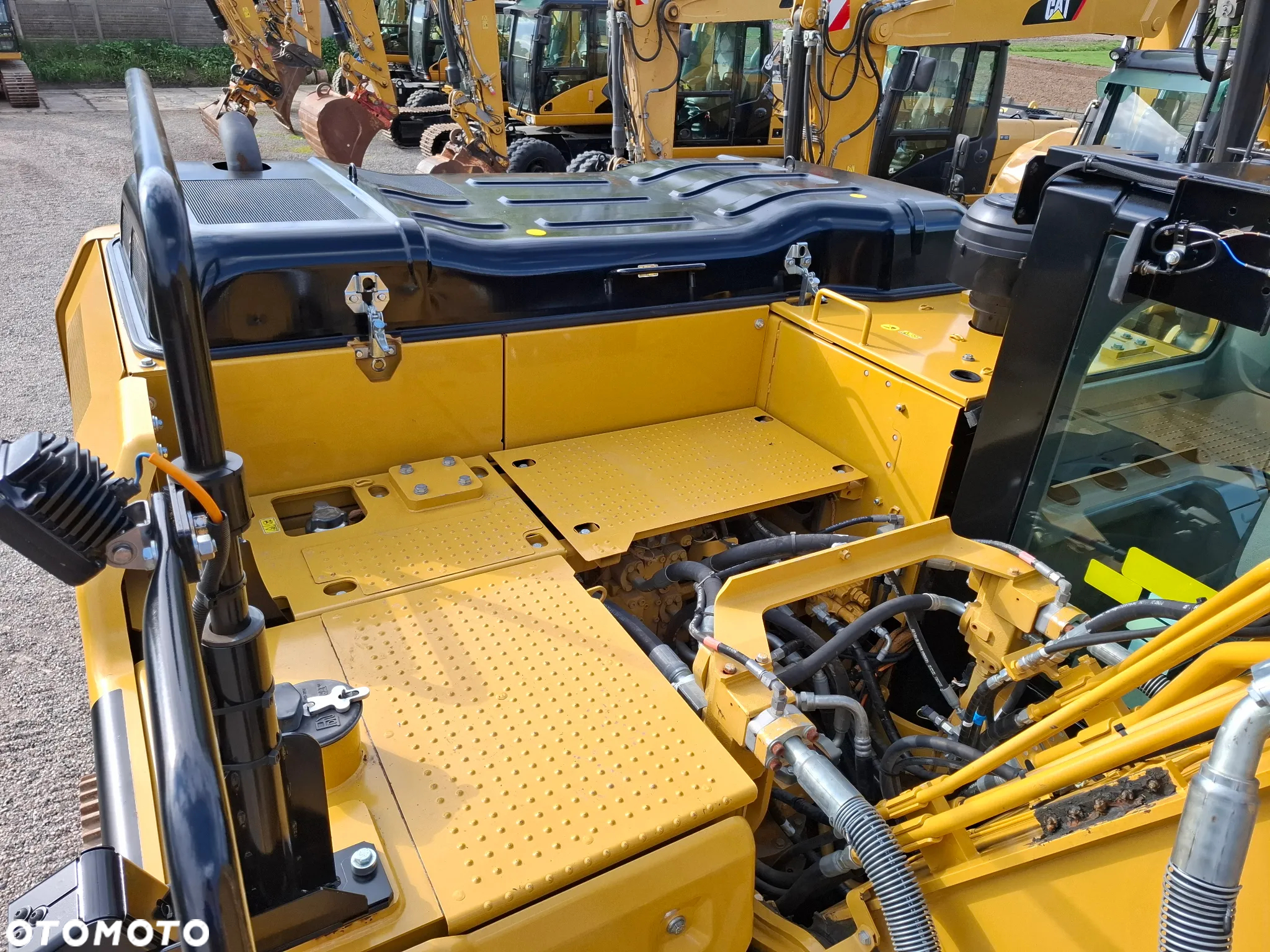 Caterpillar CAT 323 FL - 16
