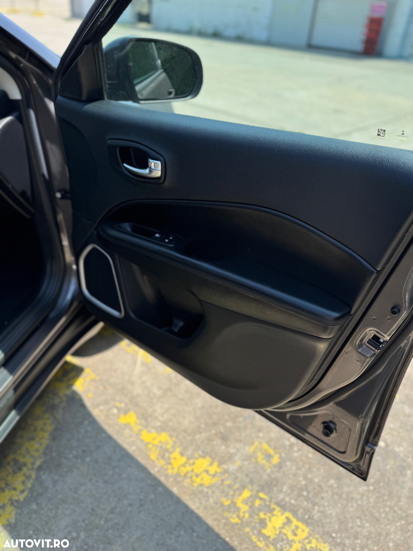 Jeep Compass - 27