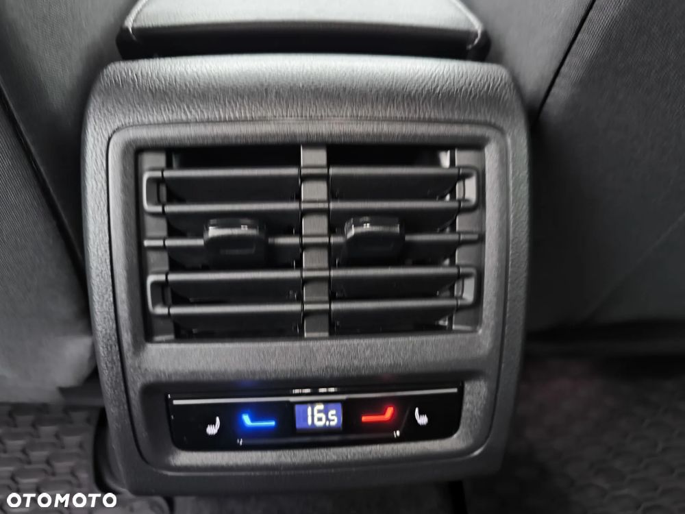 Volkswagen Golf 1.5 TSI ACT OPF Highline - 11