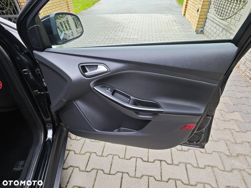 Ford Focus 1.6 TDCi DPF Champions Edition - 24