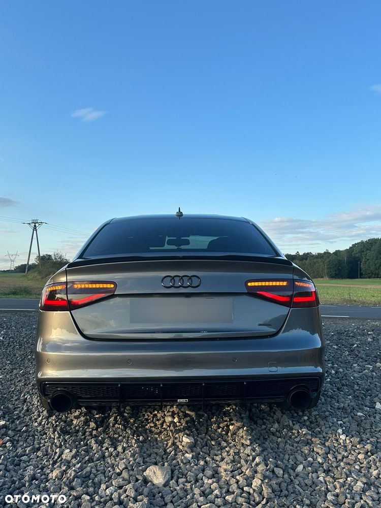 Audi A4 Limousine 2.0 TFSI Quattro - 6