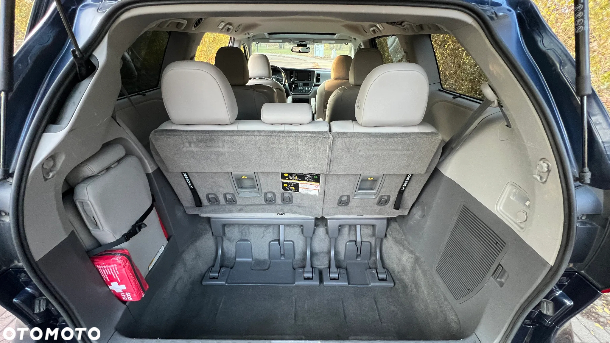 Toyota Sienna 3.5 V6 - 12
