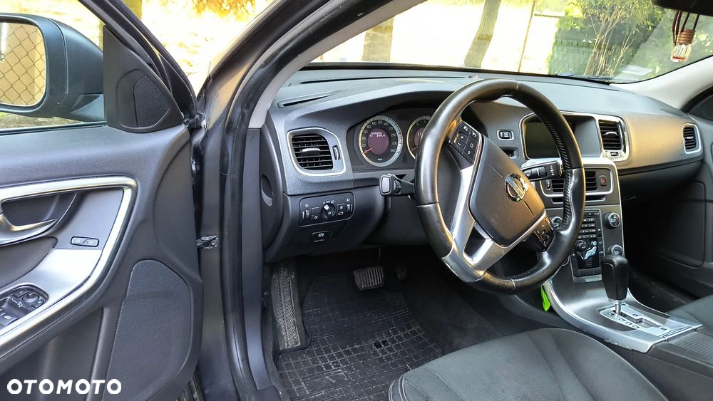 Volvo S60 2.0T Powershift Kinetic - 9