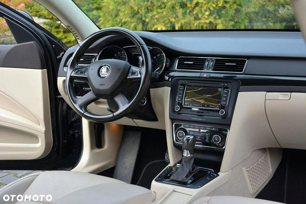 Skoda Superb 2.0 TDI DSG L&K - 25