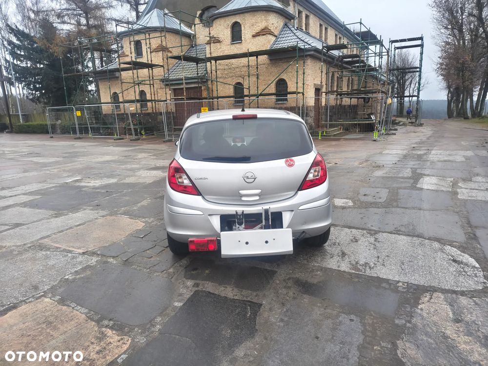 Opel Corsa 1.4 16V Satellite - 6