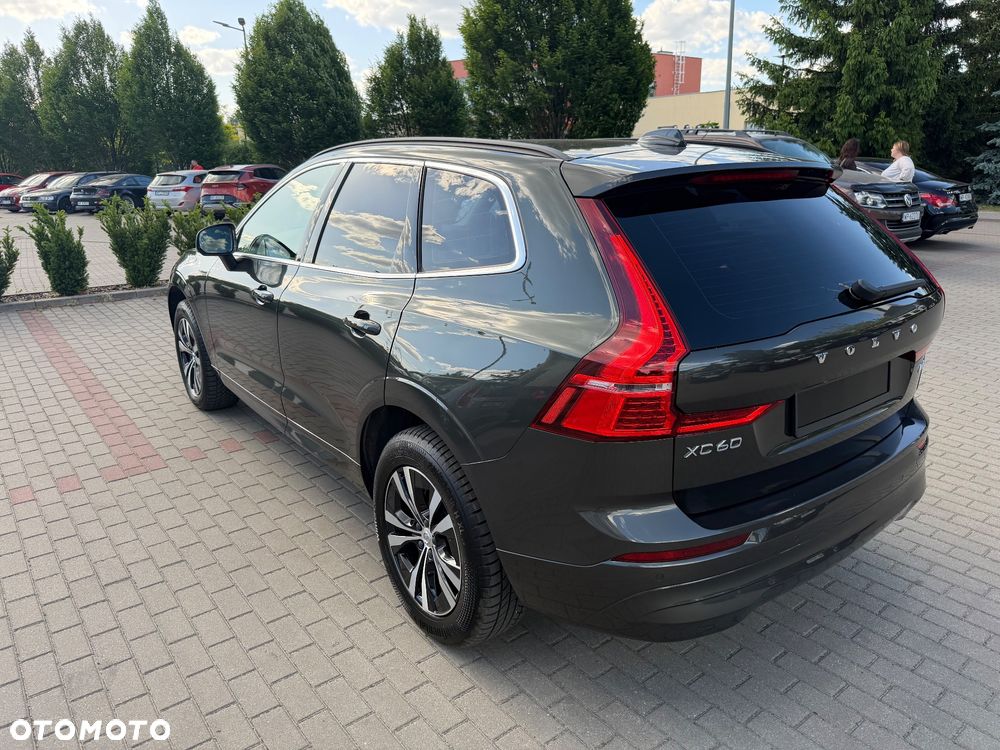 Volvo XC 60 B4 D AWD Momentum Pro - 2