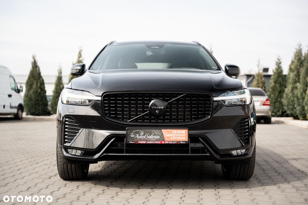 Volvo XC 60 B5 B AWD Ultimate Dark - 17