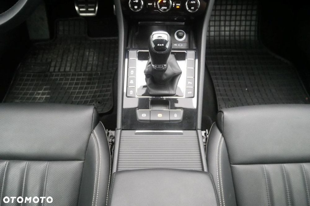Skoda Superb 2.0 TSI 4x4 L&K DSG - 11