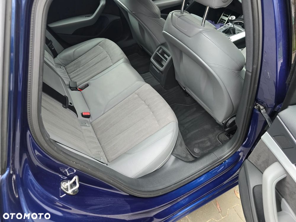 Audi A4 Avant 2.0 TDI DPF clean diesel S line Sportpaket - 15