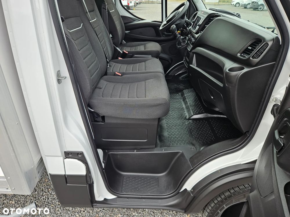 Iveco Daily 35S16 / 3.0 160KM / Kontener 8 palet / Winda 750Kg/ Klima / Bardzo ładny ! - 29