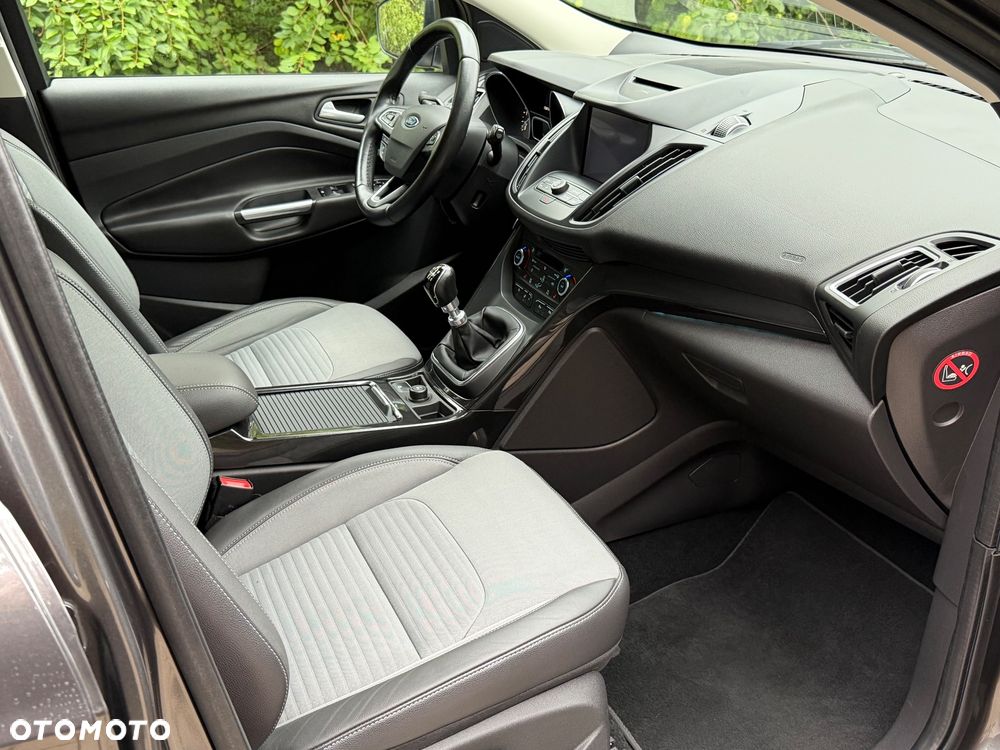Ford Kuga - 17