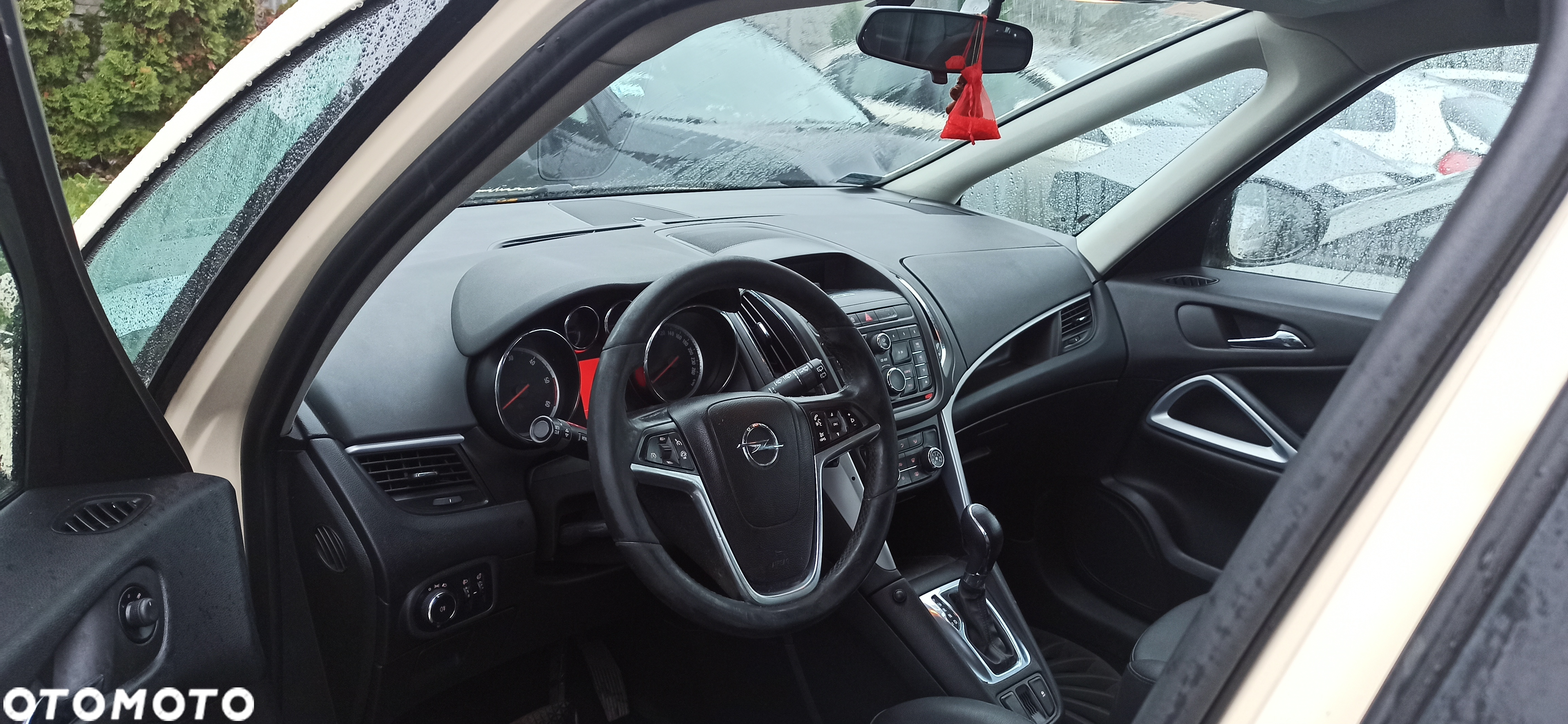Opel zafira C z silnikiem diesla 2,0 o ozn. A20DTH ze skrzynią automatyczną o ozn.AF40  auto z przeznaczeniem na części - 3