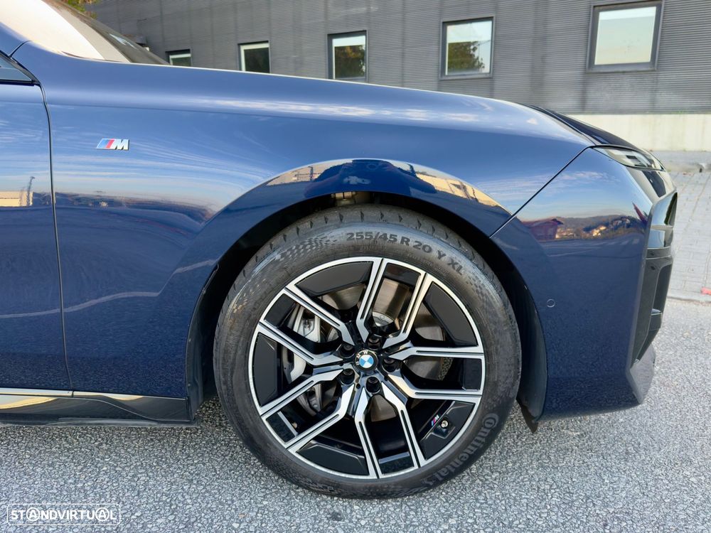BMW 750 - 8