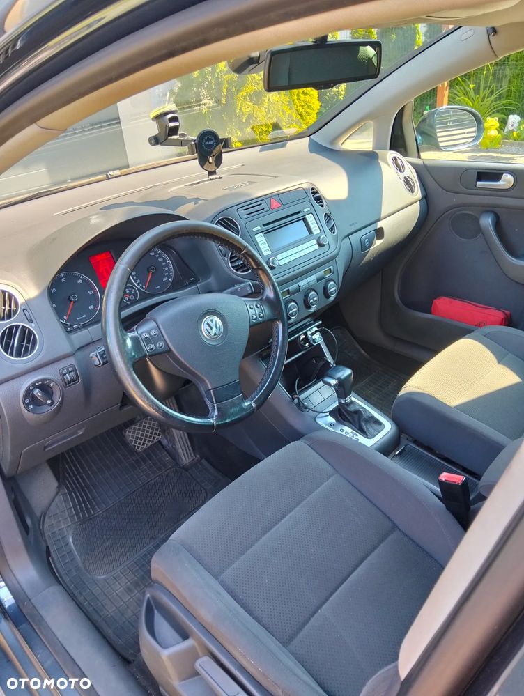 Volkswagen Golf Plus 2.0 TDI DSG Comfortline - 5