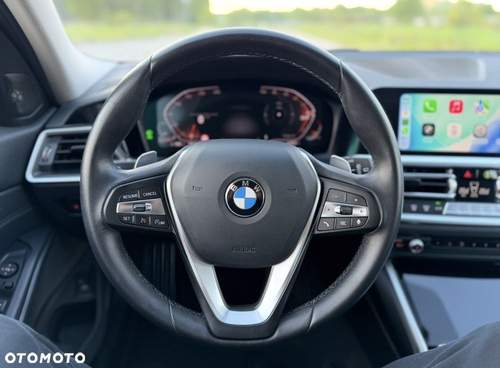 BMW Seria 3 320d Sport Line - 40