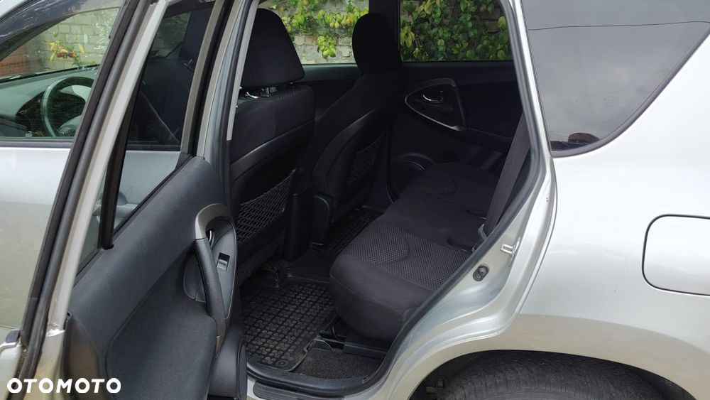 Toyota RAV4 2.0 VVT-i Sol - 13