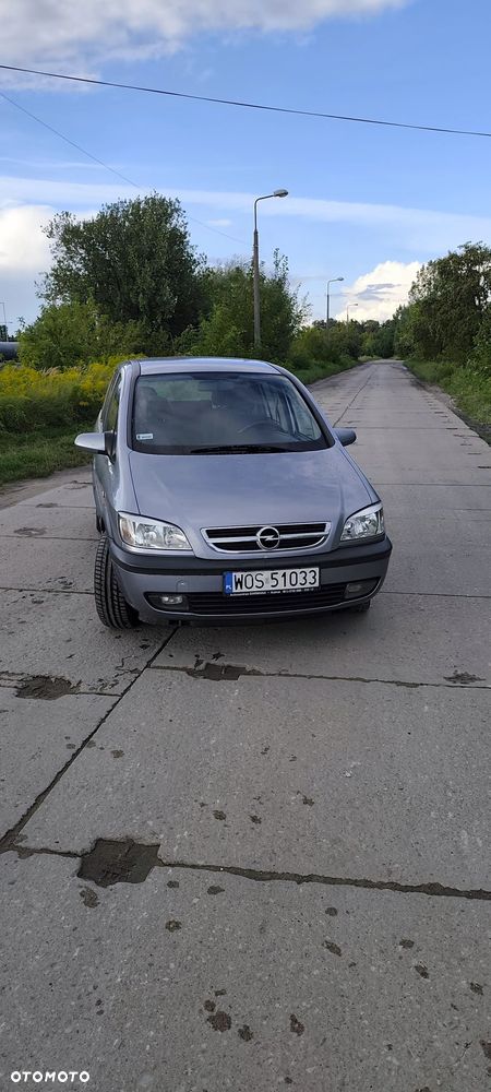 Opel Zafira 1.8 16V Elegance - 2