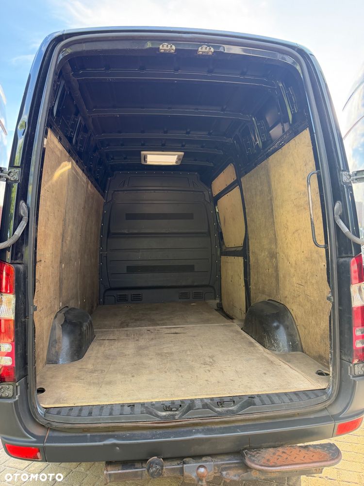 Mercedes-Benz Sprinter - 11